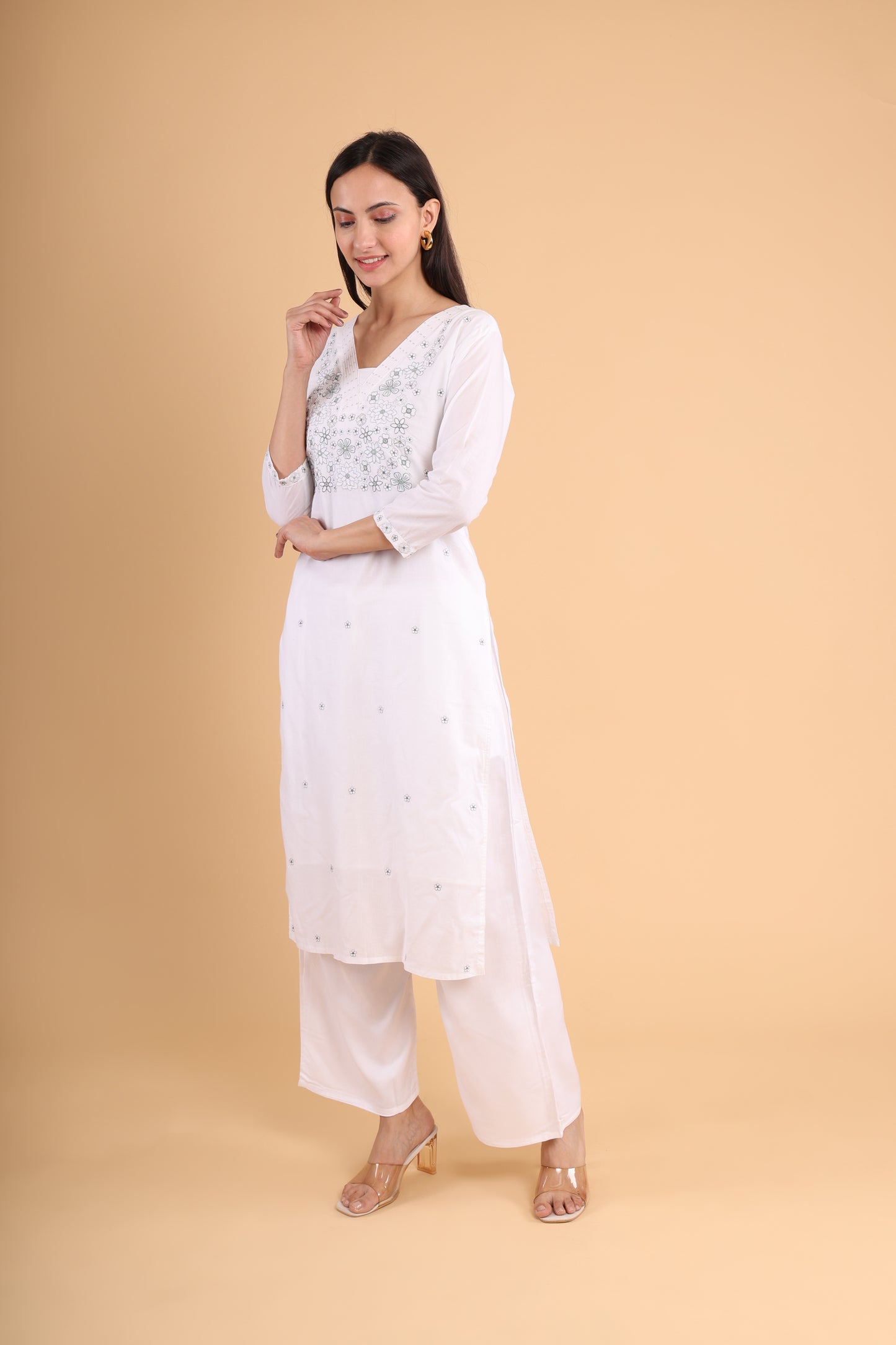 Elegant White Floral Embroidered Kurti